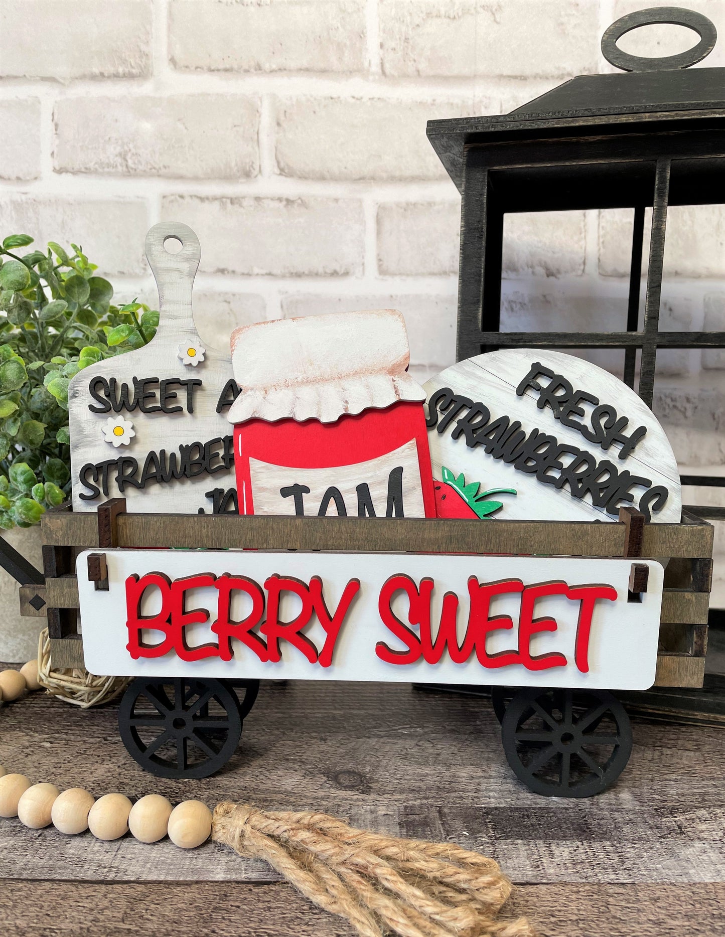 Strawberry  Berry Sweet Interchangeable Project (Wagon / Raised Shelf)